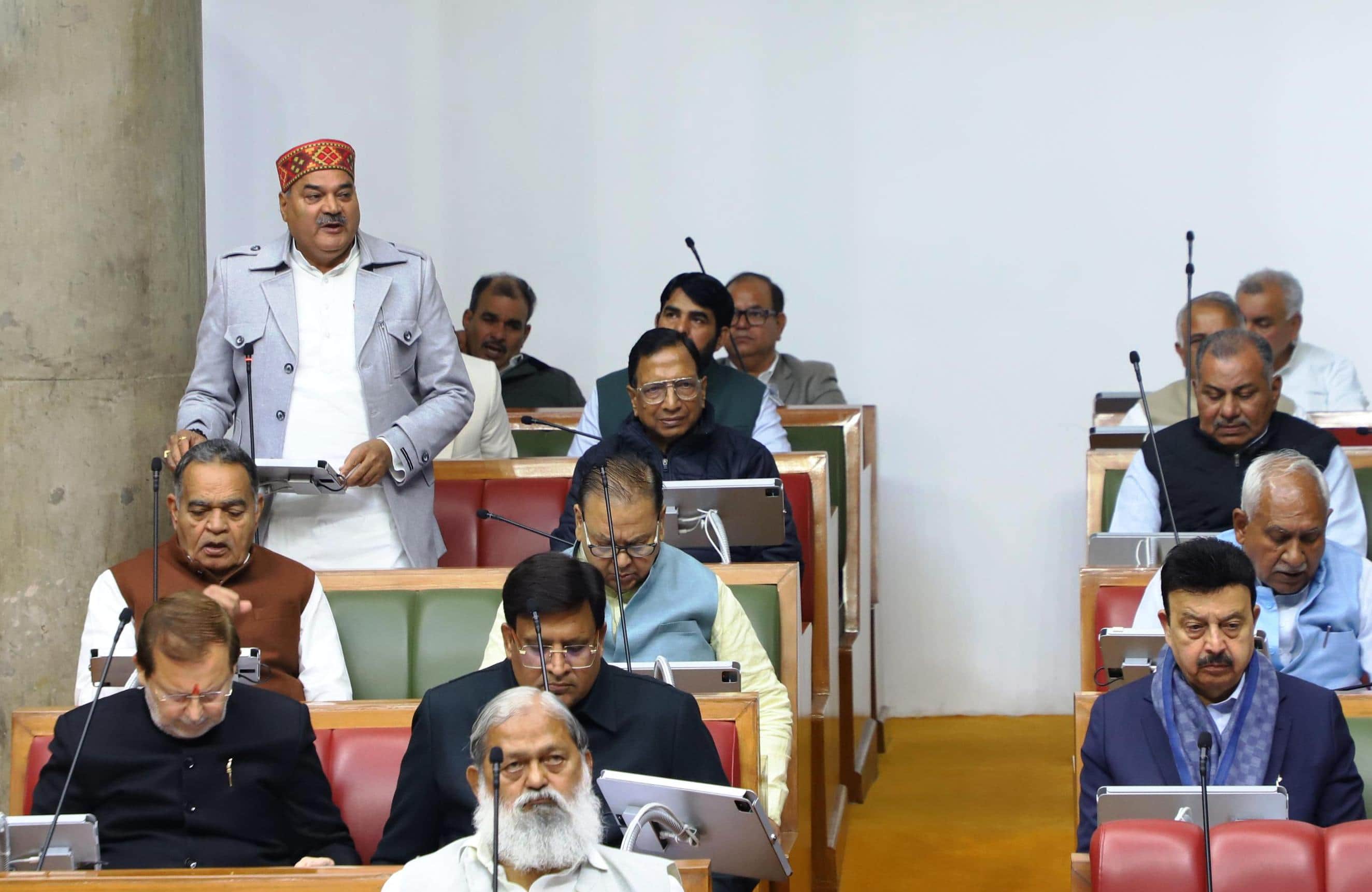 विस में अपनी बात रखते विधायक लक्ष्मण सिंह यादव। स्रोत : प्रवक्ता