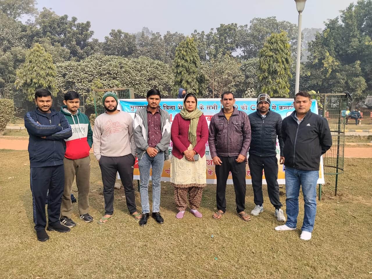 17...रोहतक के हुड्डा पार्क में मांगों को लेकर बैठक करते एलसीएलओ। स्रोत : यूनियन