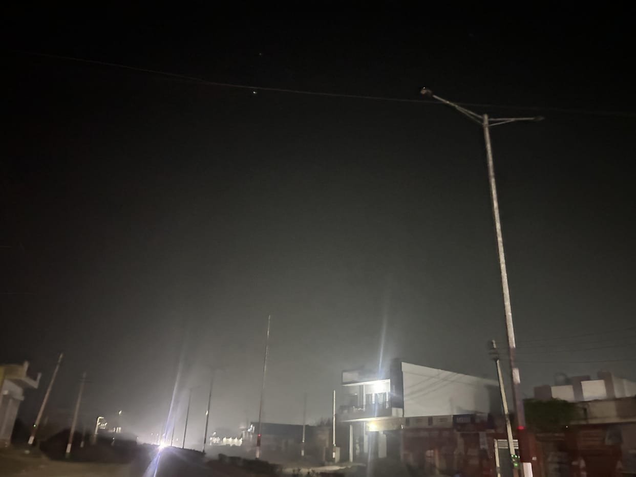 20 lights on the main road are out of order, causing inconvenience to residents.