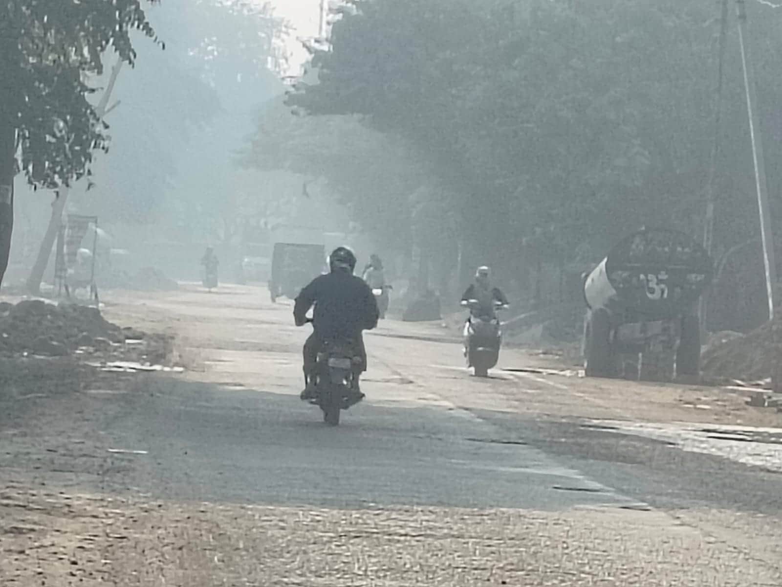 अनाज मंडी मार्ग पर दोपहर के समय छाया प्रदूषण। संवाद