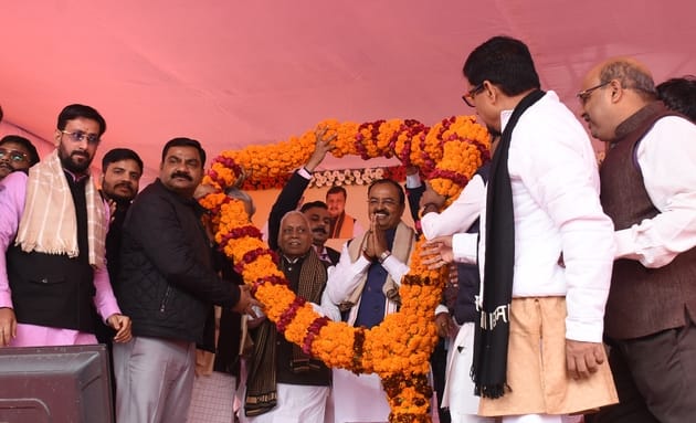 5,220 people received free treatment and assistive devices for the disabled at the Atal Health Fair.