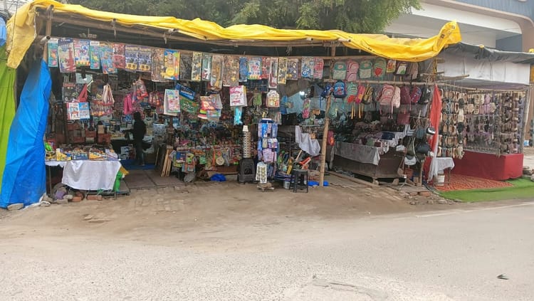 Lucknow News: अतिक्रमण से व्यापारियों की बोहनी खराब, हर दिन करोड़ों का नुकसान