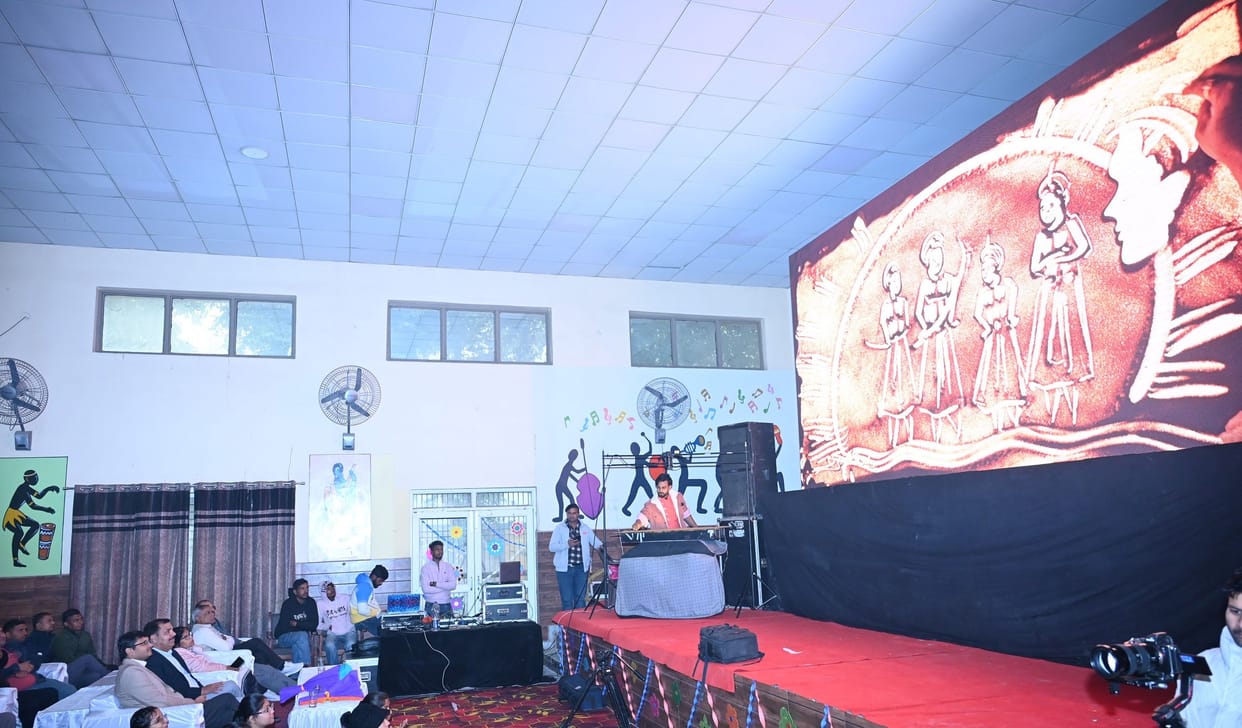 Students depicted the saga of bravery of Sahibzadas through the show.