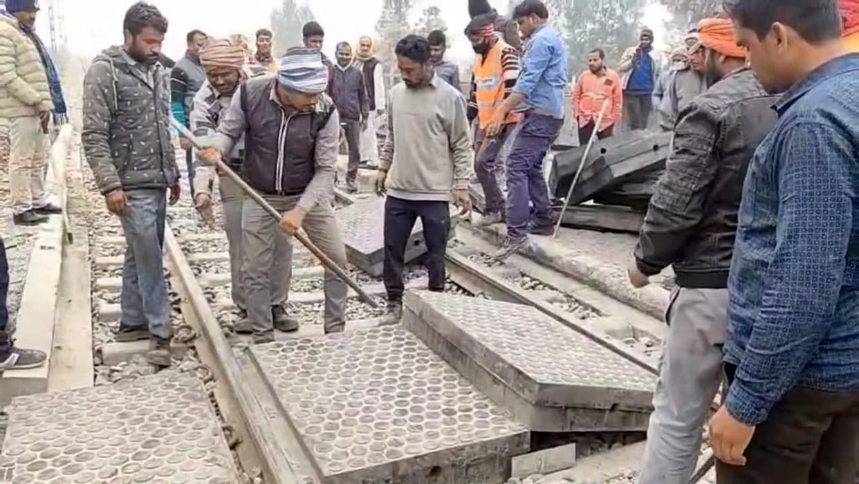 Railway track maintenance was carried out throughout the day, disrupting traffic.