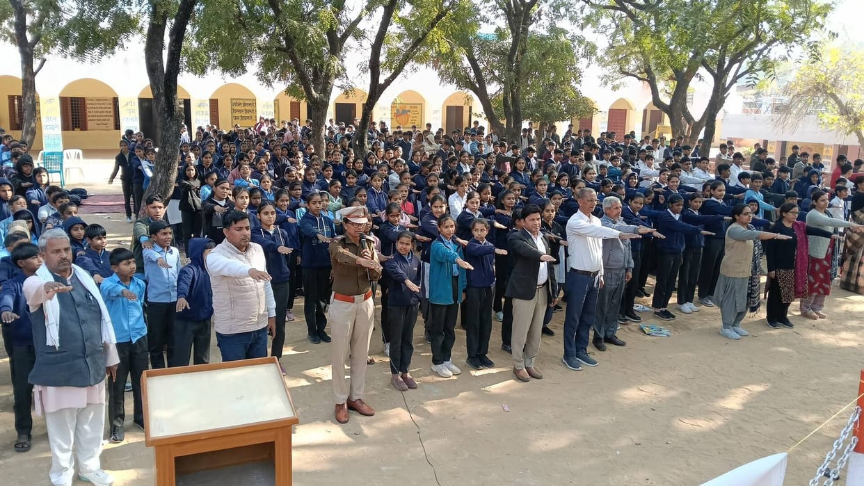 Students were taught a lesson on drug de-addiction.