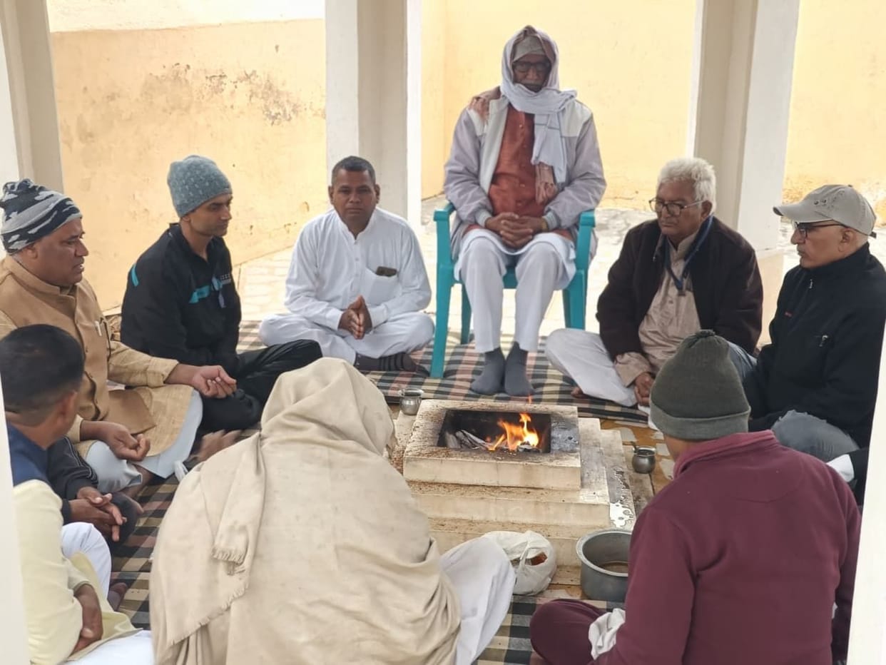 A havan (fire ritual) and satsang (religious gathering) were organized at the Arya Samaj temple.