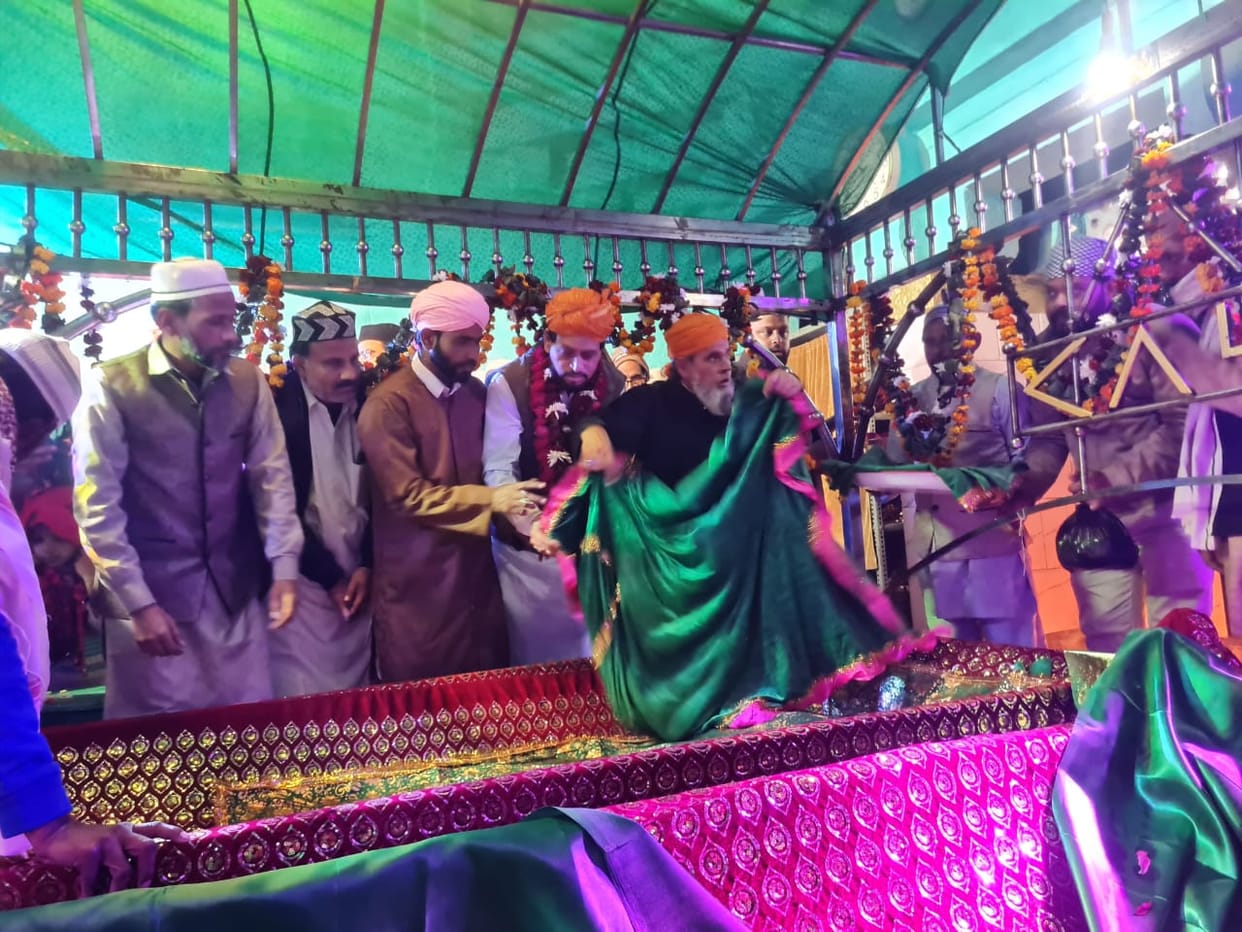 Crowds gathered at the Urs of Makhdoom Kamal Chishti