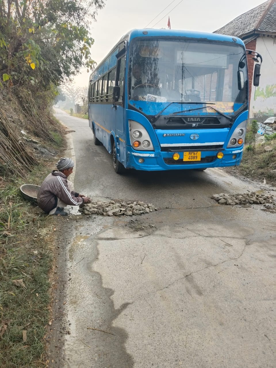 When the department did not wake up, old Madu Ram filled the pothole himself.