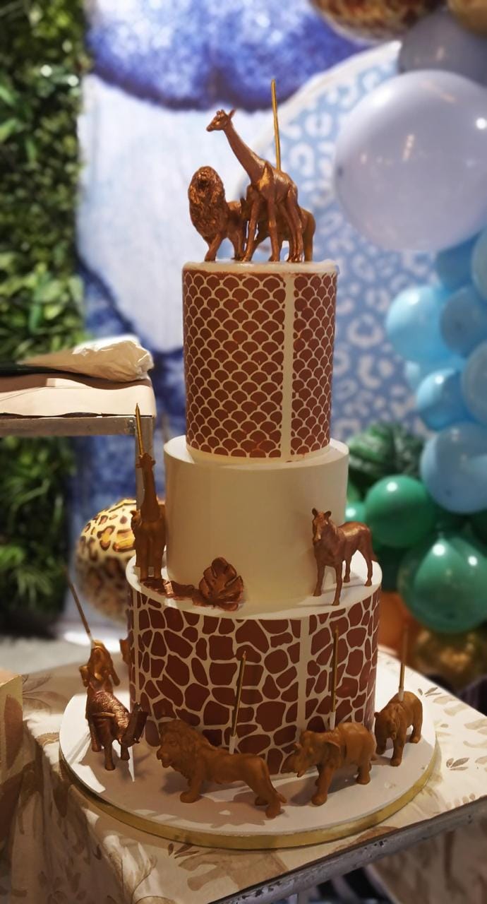 The joy of Christmas will be doubled by the sweetness of the cake