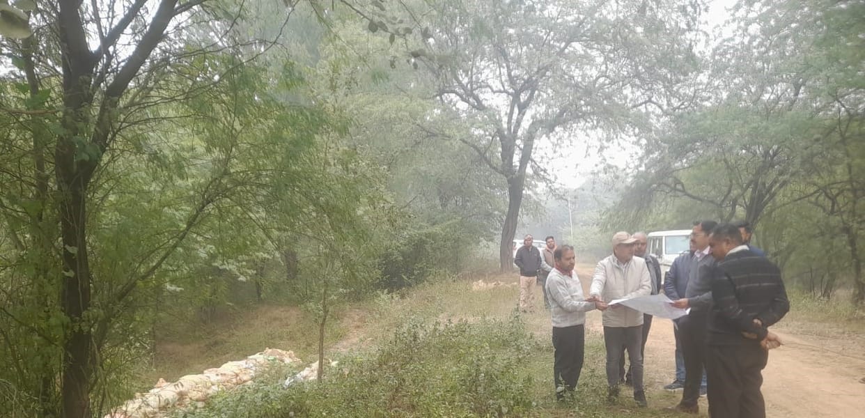 The Deputy Commissioner visited Kalsana, Gumti, Tangaur and Jhansa.