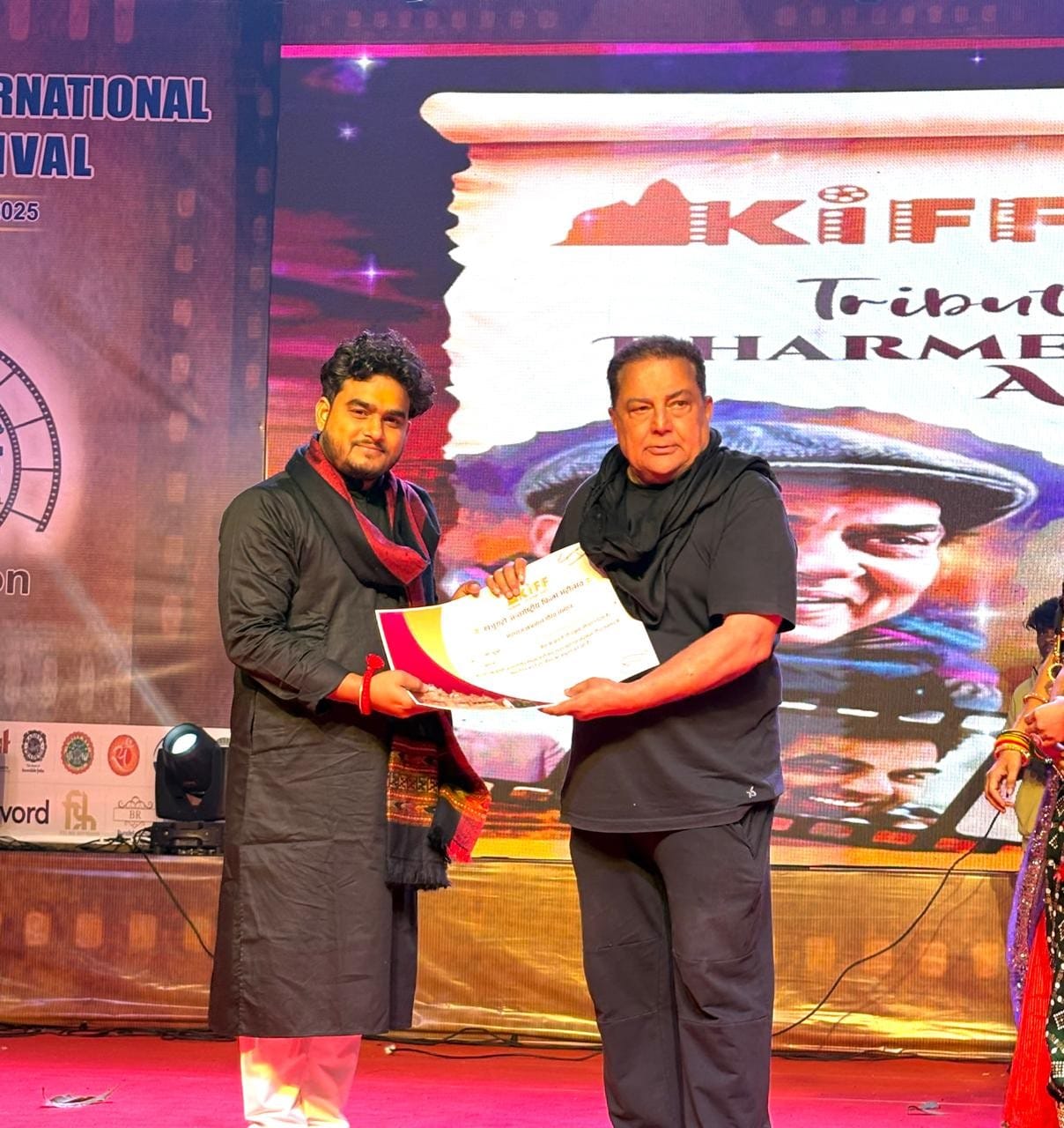 Ramji Sonu Tripathi's singing captivated the audience at the Khajuraho Film Festival.