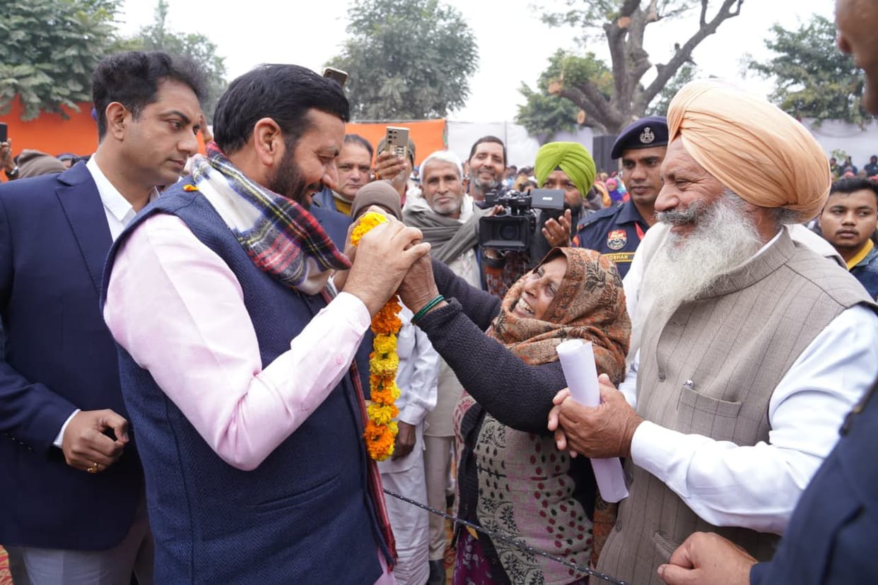 Seven thousand families of the state will soon get 100-yard plots: Nayab Saini