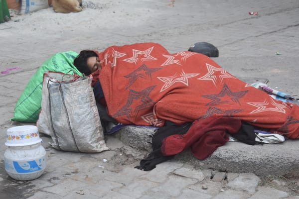 Maximum temperature drops by four degrees, yellow fog alert issued