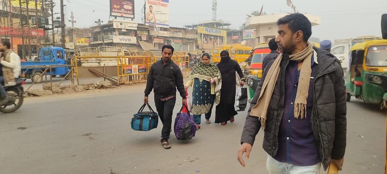 Repair work on Rajghat bridge stopped within an hour, restrictions lifted due to heavy traffic jam