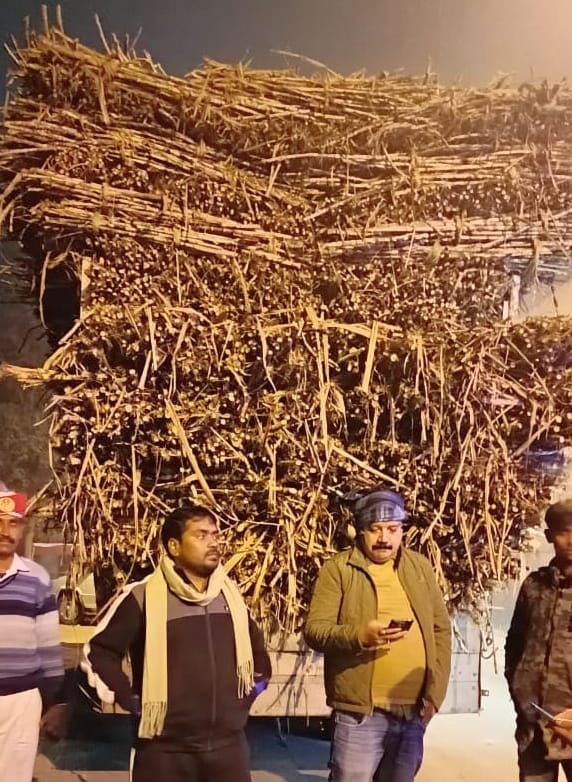 Overloaded trucks were fined on the Lipulekh-Bhind highway.
