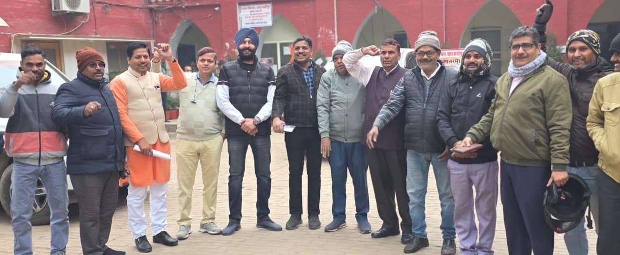 Demand raised to address the problems of Bahadurganj market.
