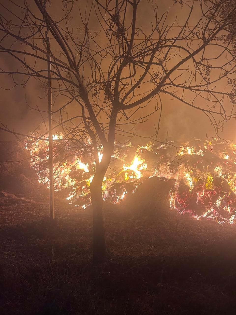 A fire broke out in the fields on the Gurana-Dhani Mirdad road, burning 425 quintals of stubble to ashes.