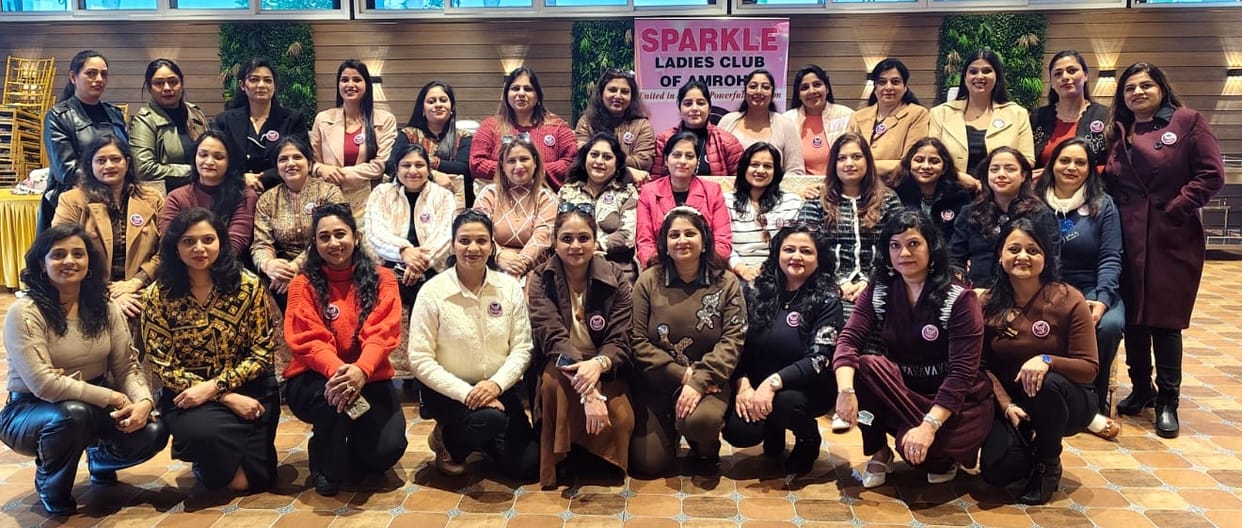 Sparkle Ladies Club members celebrated New Year with great enthusiasm.