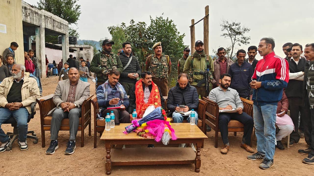 प्रशासन गांव की ओर के तहत हुआ कार्यक्रम का आयोजन