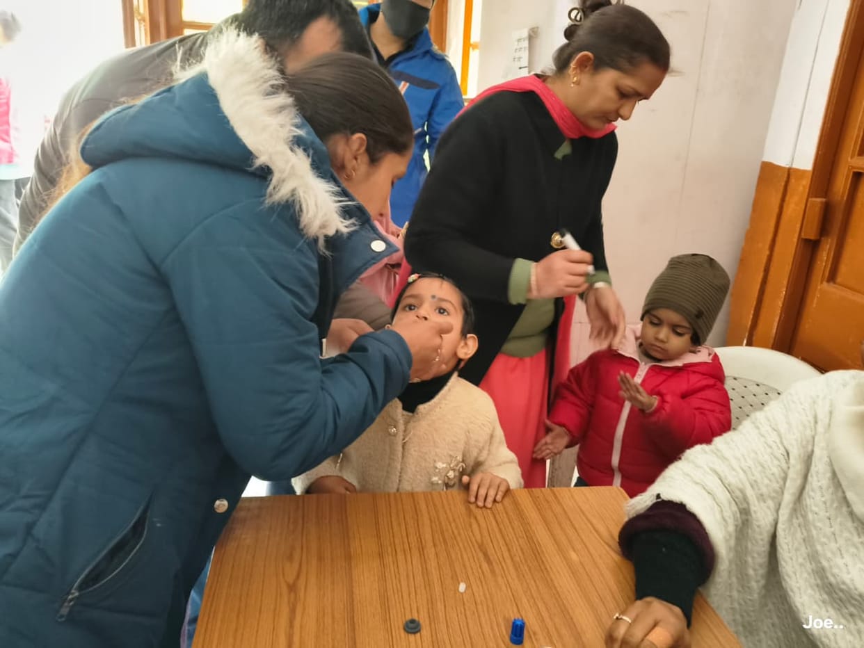 Polio medicine given to children
