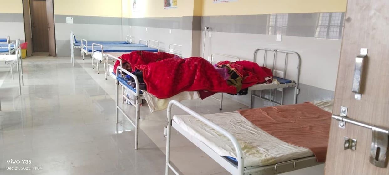 Inadequate arrangements at the hospital... patients forced to bring quilts and blankets from home
