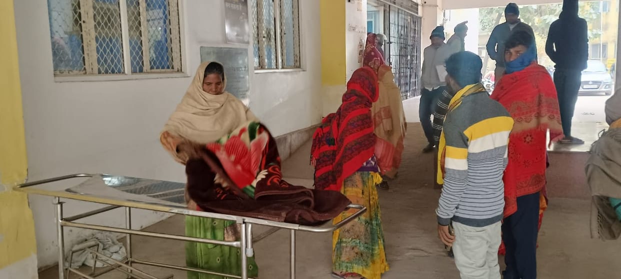 Patients are being carried on metal stretchers without mattresses or sheets in the extreme cold.