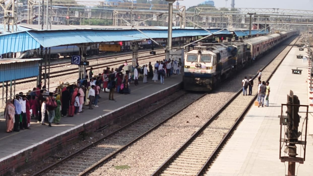 The railway OHE infrastructure in the Delhi division will be strengthened making track identification easier e