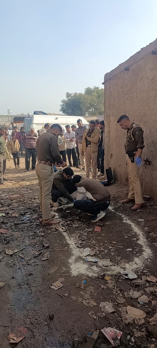 Two people quarrel in Baddi, one is thrown off the roof and dies.