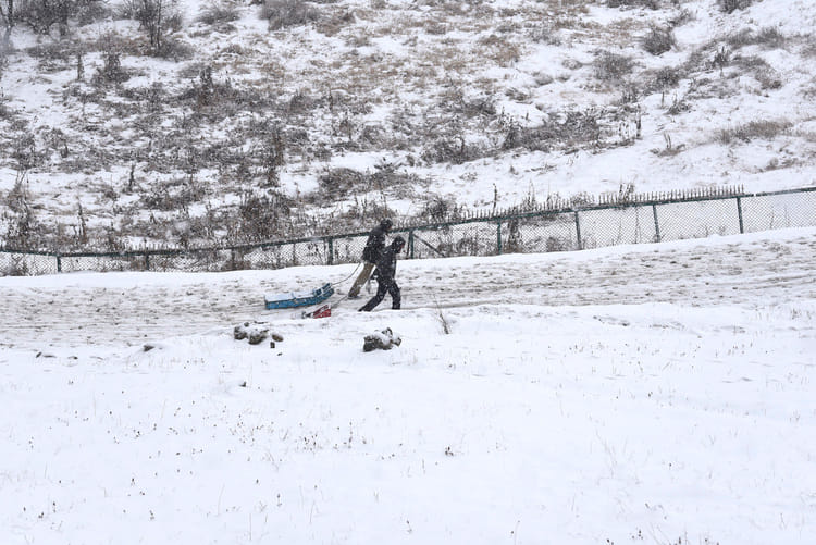 Weather: Icy winds bring biting cold, temperatures drop below 10 degrees in many places