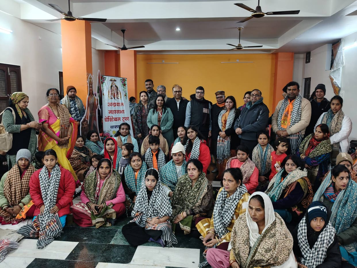 60 Acharya sisters from Uttarakhand who came to visit Baba were welcomed