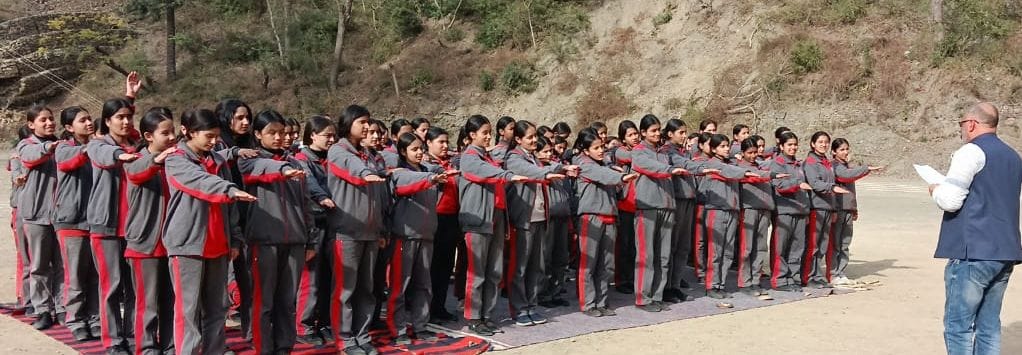 Girls school students learn disaster prevention techniques
