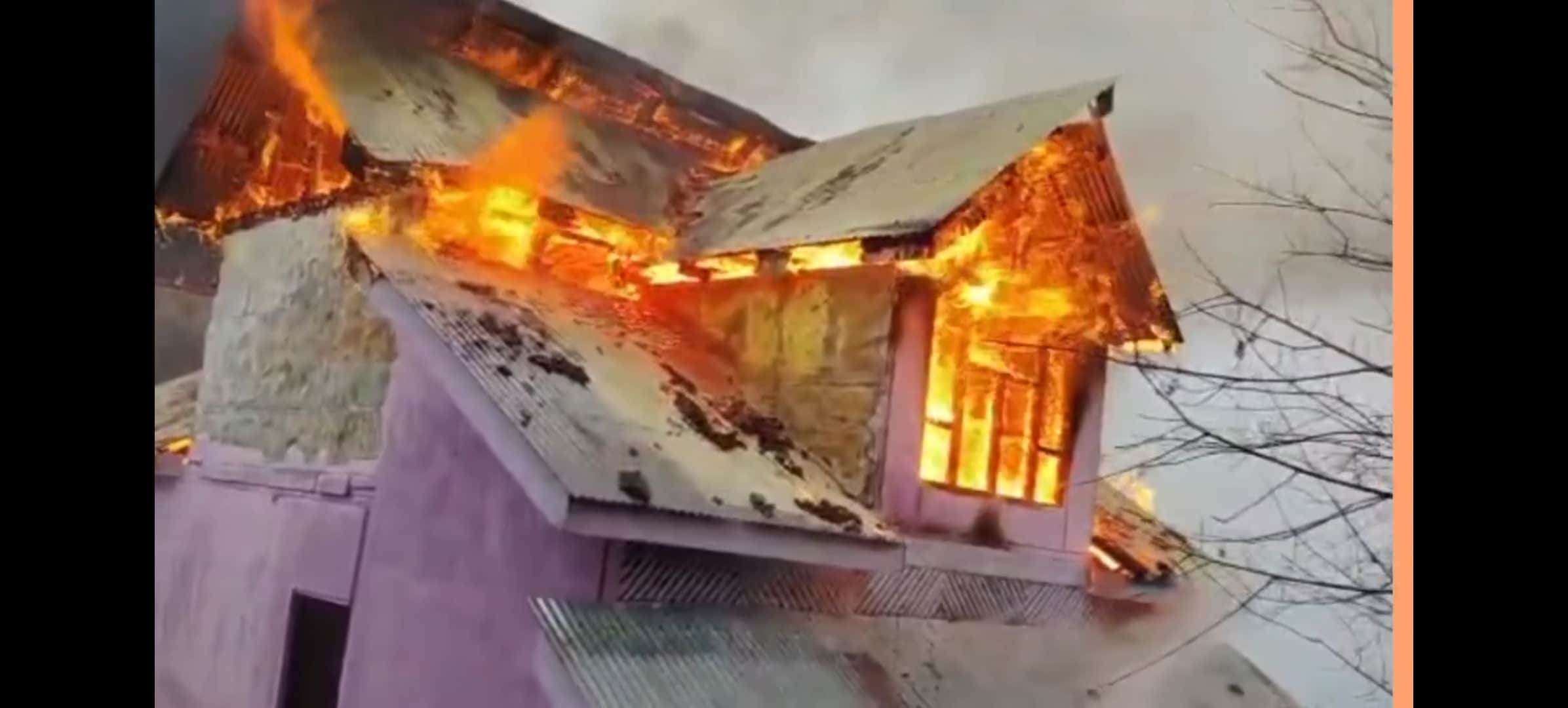 किश्तवाड़ के शन्ना–ठकराई क्षेत्र में आगजनी की घटना, जिला प्रशासन ने पहुंचाई राहत सामग्री---सौश