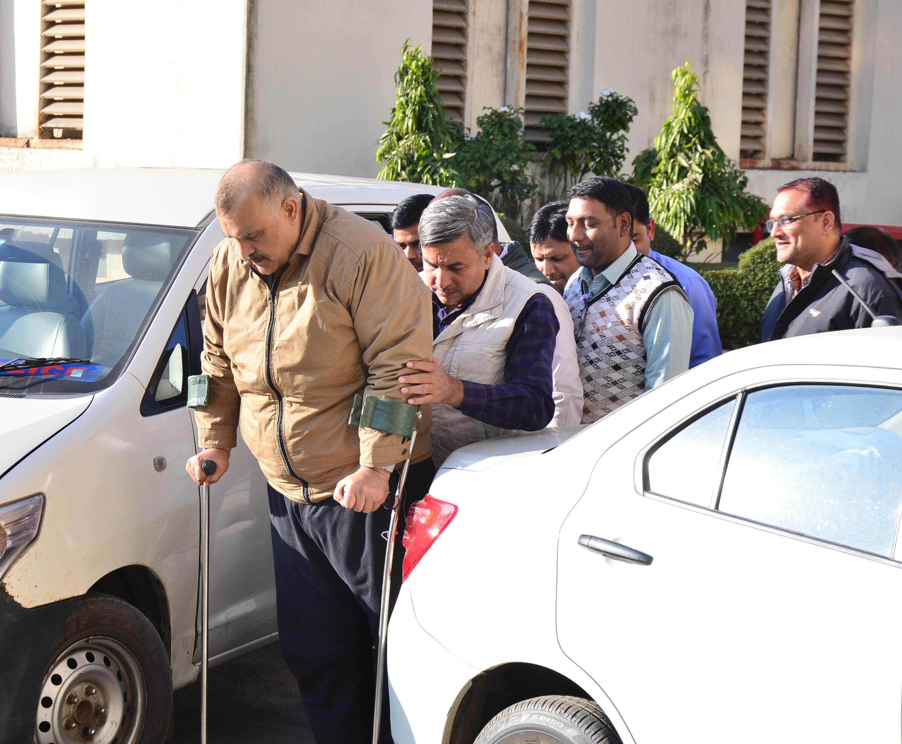 रिश्वत लेने के आरोपी जीएसटी के असिस्टेंट कमिश्नर तथा इंस्पेक्टर गये जेल