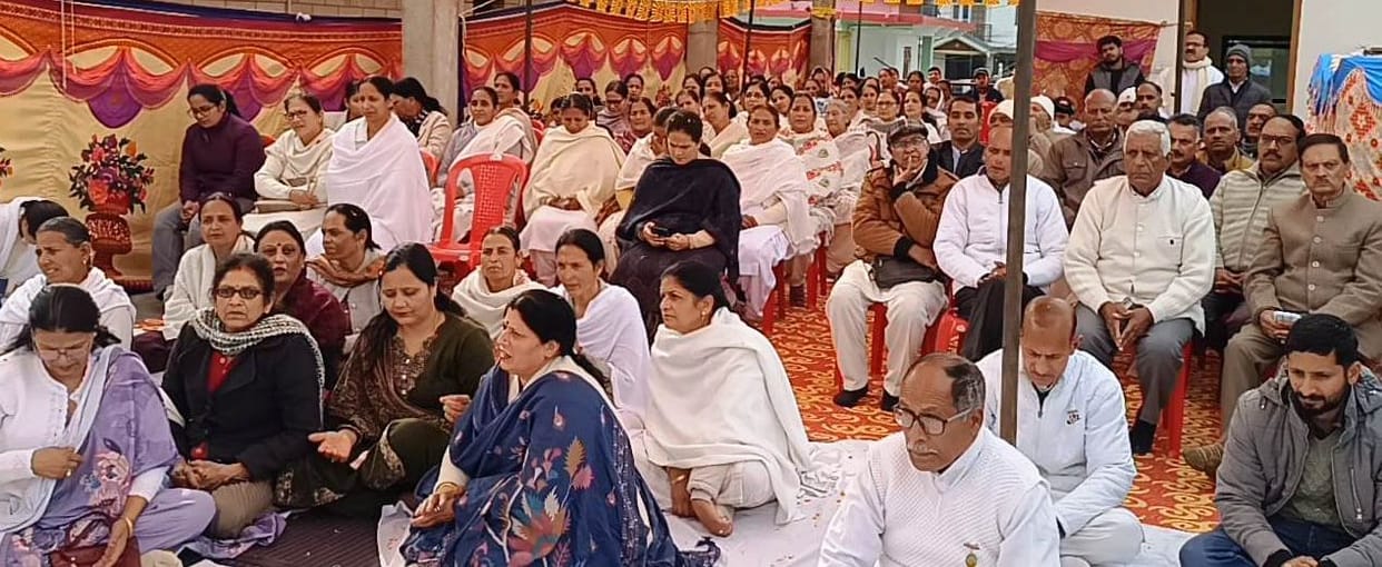 People taking advantage of the Brahma Kumaris meditation camp