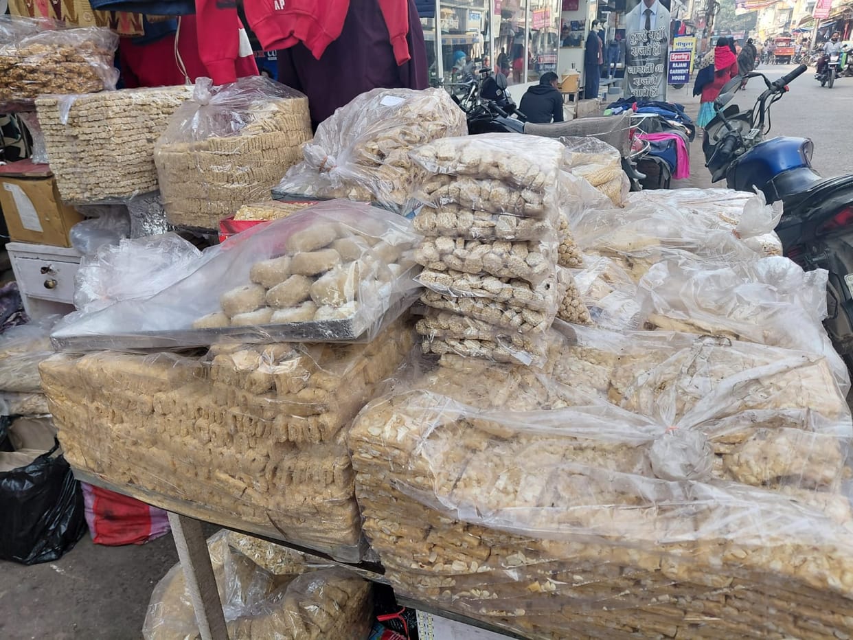 The market is filled with the fragrant aroma of Gajak Patti.