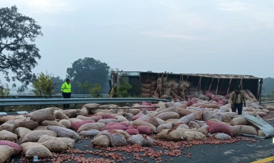 Truck overturns on Purvanchal Expressway, driver and helper injured
