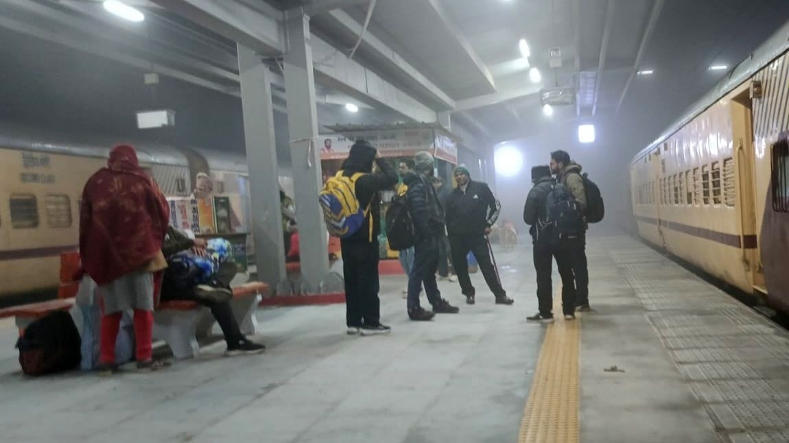 Daily commuters are troubled by the frequent delays of the Jind-Kurukshetra passenger train, and women feel unsafe.