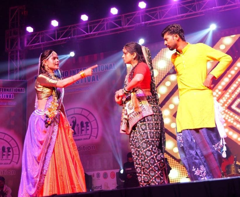 Pintu Yadav and Varsha Singh, honored with Bundelkhand Gaurav Samman, created a stir