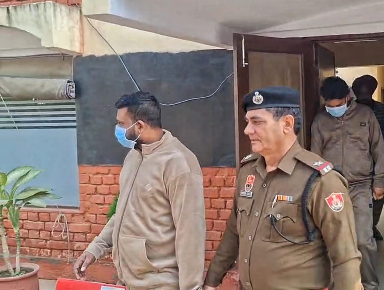 Two brothers, wanted criminals for firing in court, arrested