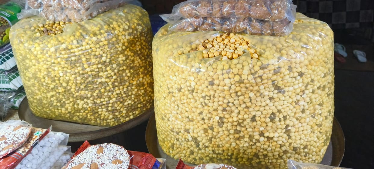 Be careful, chemically coloured chickpeas will make you sick.