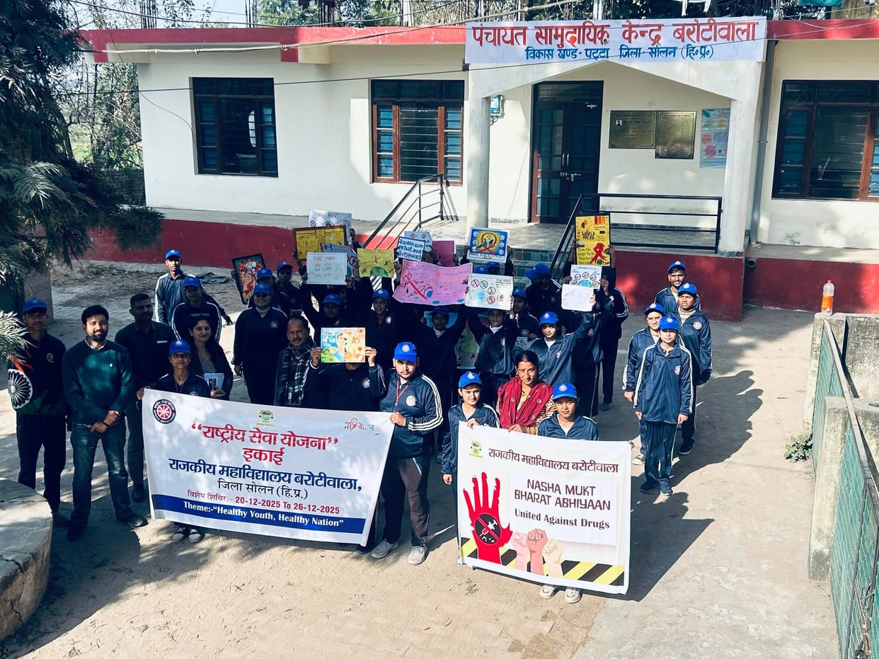 Volunteers organised an awareness rally on drug de-addiction.