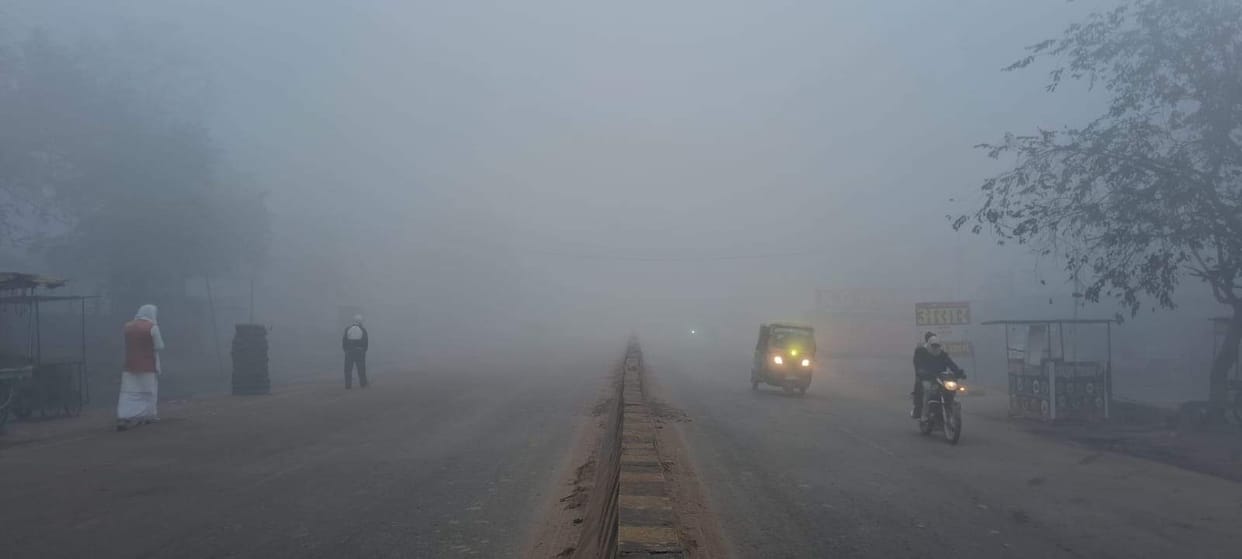 The district was covered in a blanket of fog, visibility was five meters.