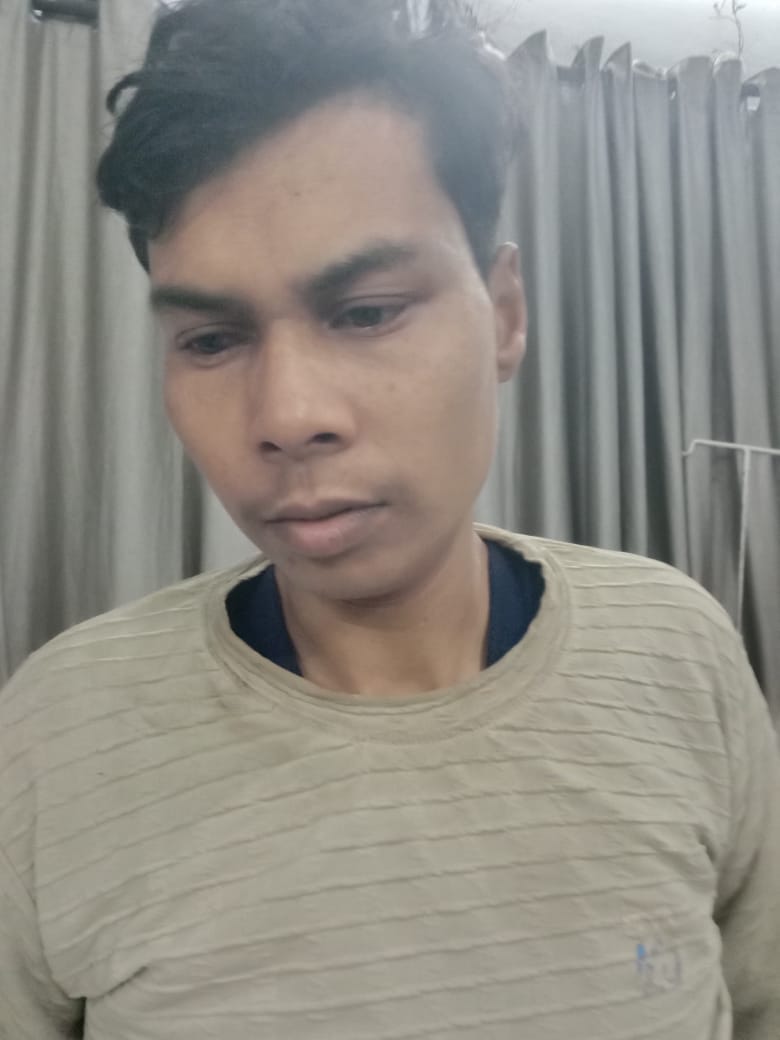 Facing financial difficulties, the husband attempted suicide by hanging himself, but his wife bravely intervened and saved his life.
