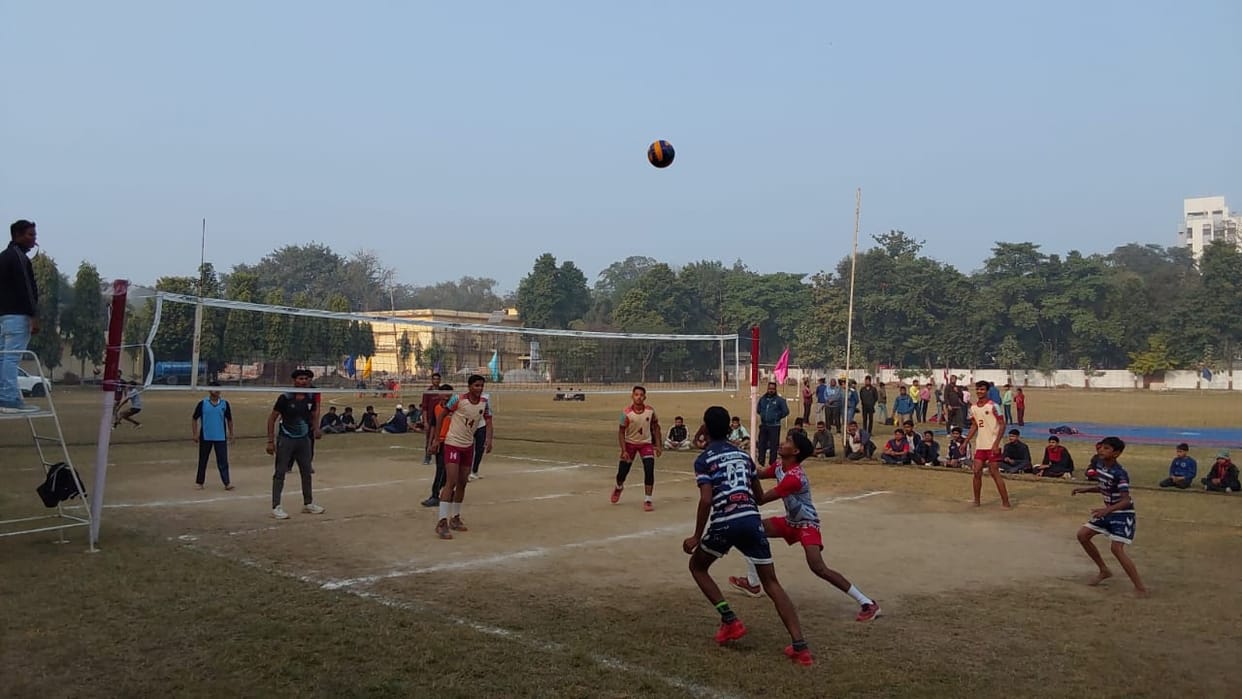 Tindwari and Hamirpur teams dominate in volleyball.
