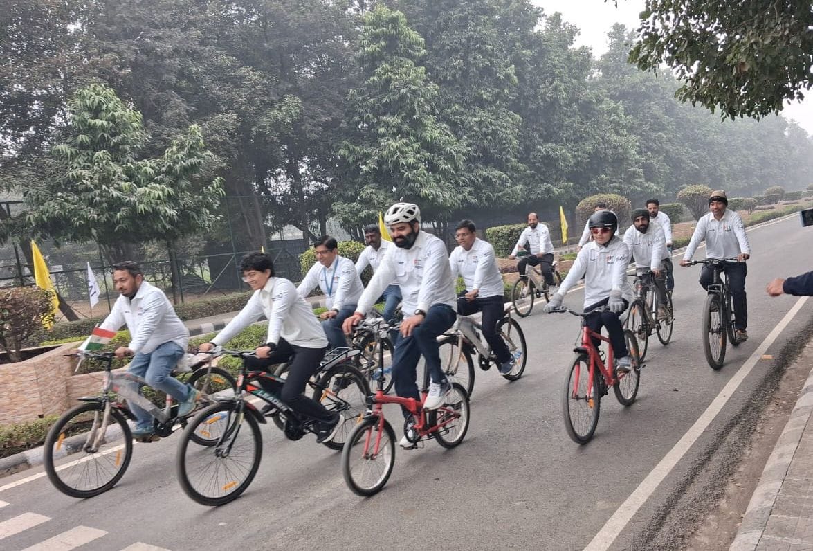 Celebrating the anniversary of Sunday on Cycle