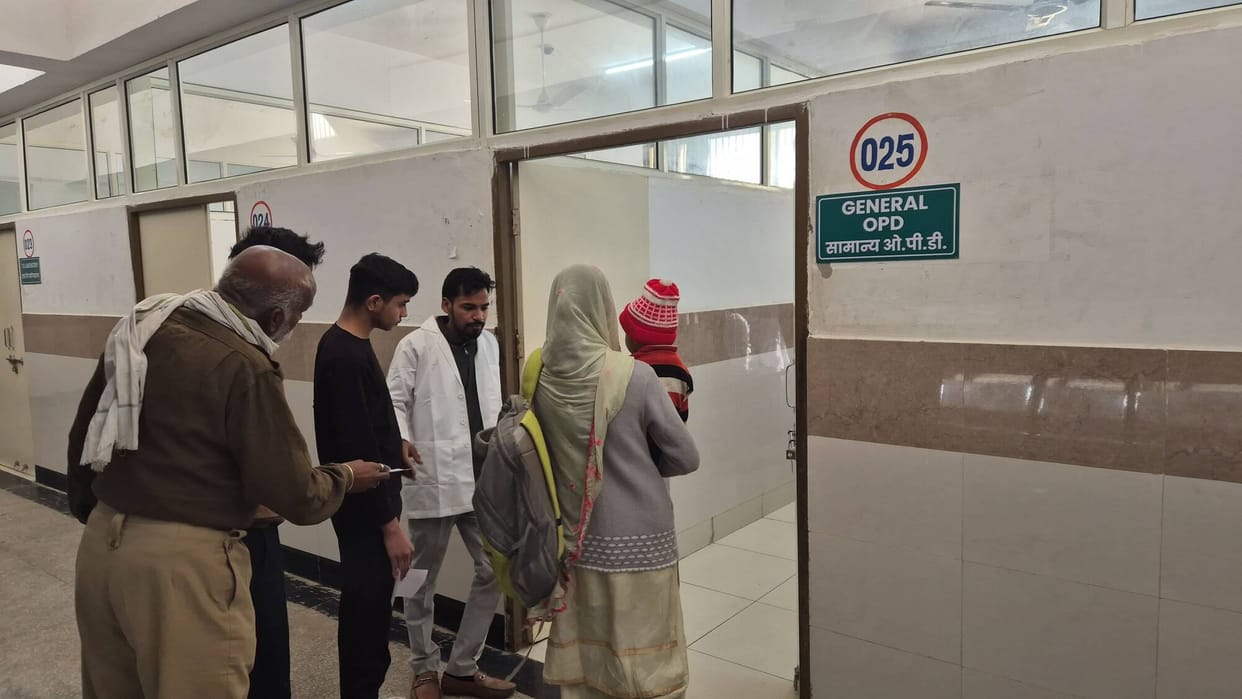 The number of patients with coughs and colds has increased at the civil hospital.