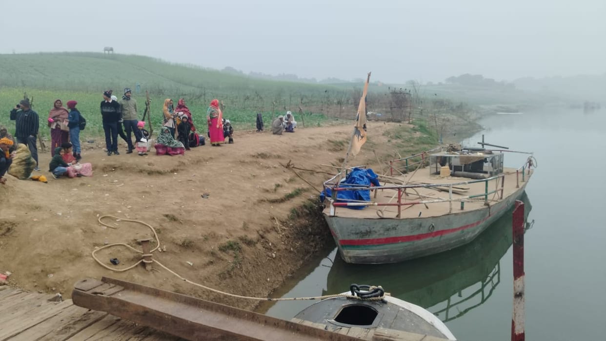 Black marketing of fertilizers through motorboats exposed