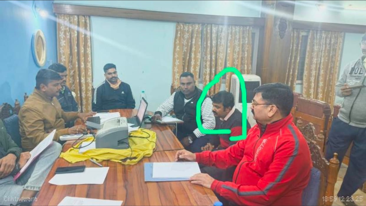 'transaction' on CM helpline file: BAC Lokayukta arrested for taking 10,000