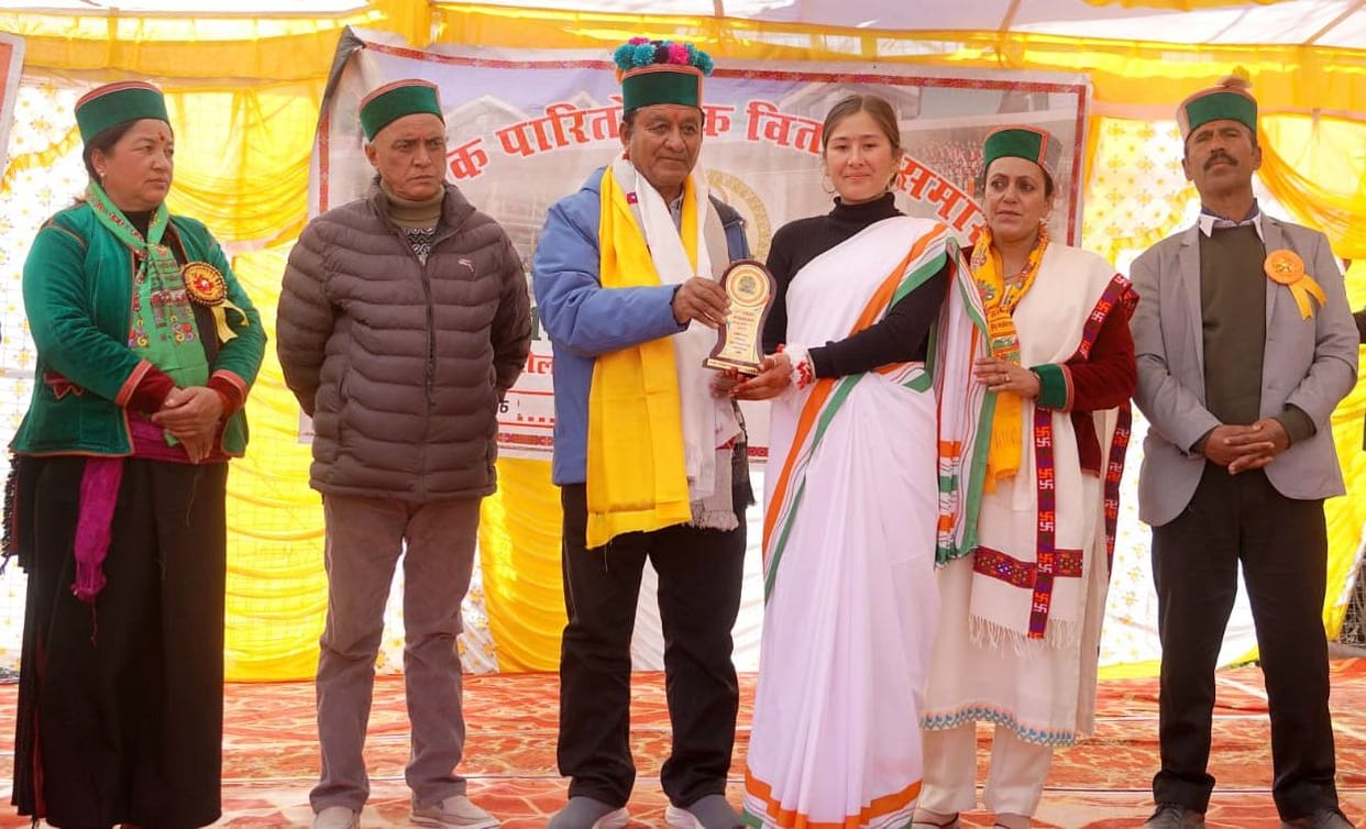 Minister honored meritorious students of Pangi school