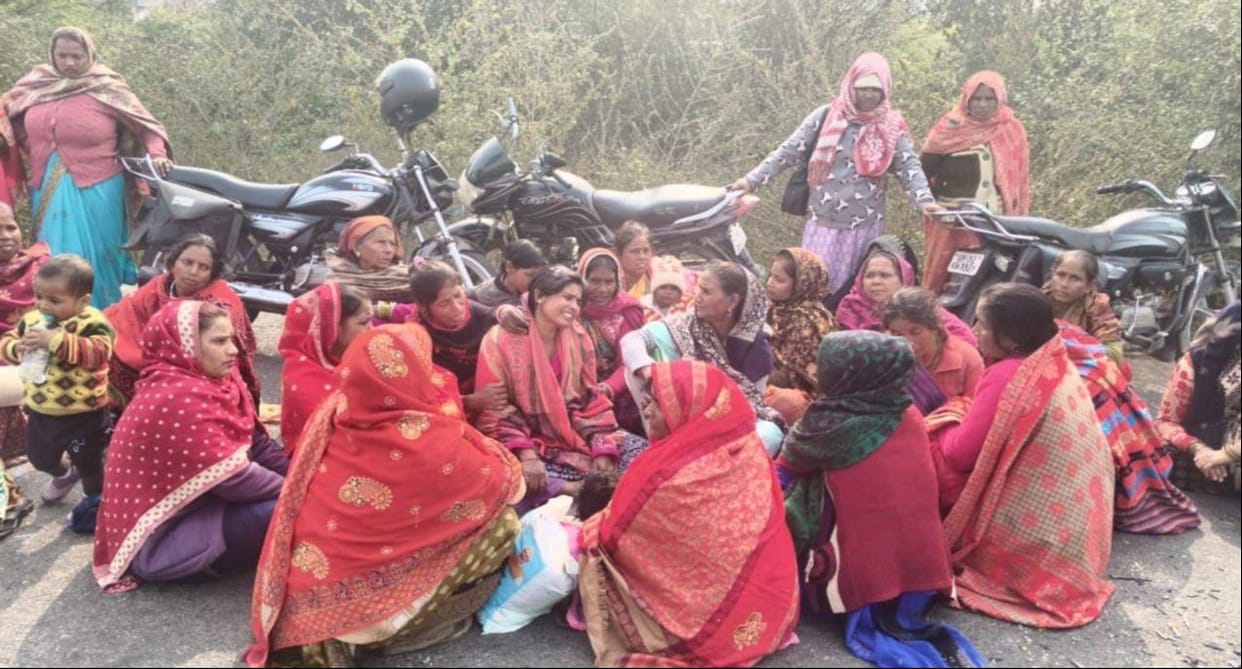 Bike rider killed in collision with sleeper bus, protest continues for five hours